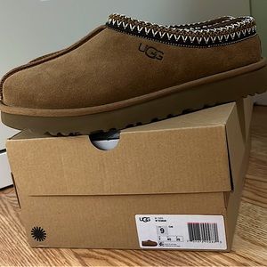 Ugg Tasman size 9 in woman’s